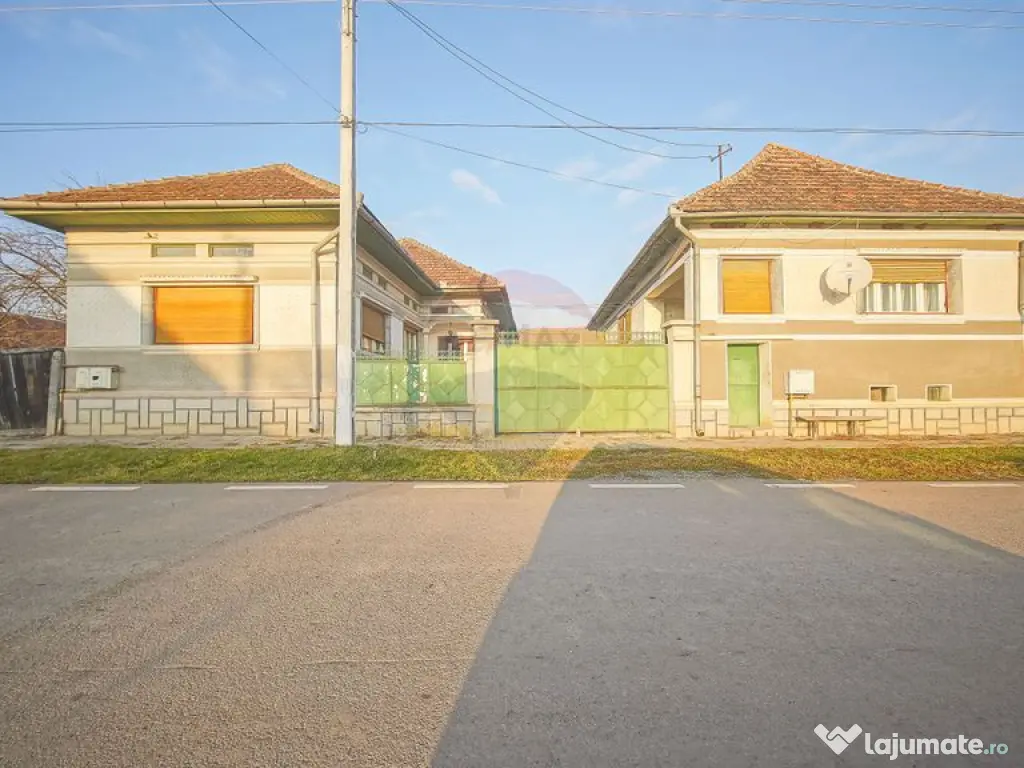 Comision 0%! 2 case Cincu, teren 2134mp, sura & curte libera