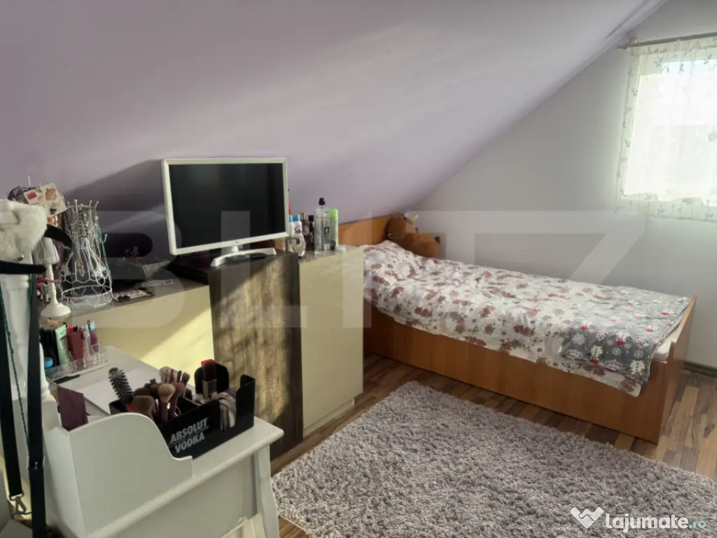 Mansardă de vânzare – complet utilată, intabulată