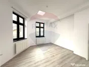 DE INCHIRIAT Spațiu comercial 100mp în zona P-ta Victoriei 