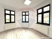 DE INCHIRIAT Spațiu comercial 100mp în zona P-ta Victoriei