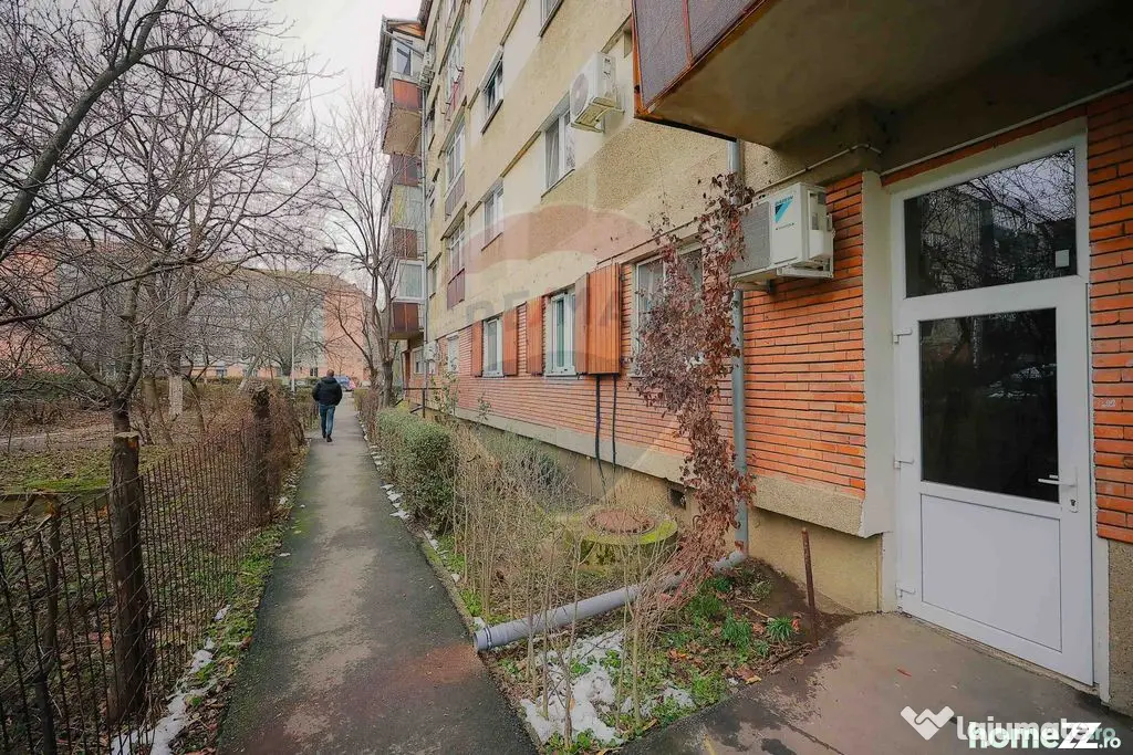 De vânzare garsonieră 13 mp, parter - zona Rogerius