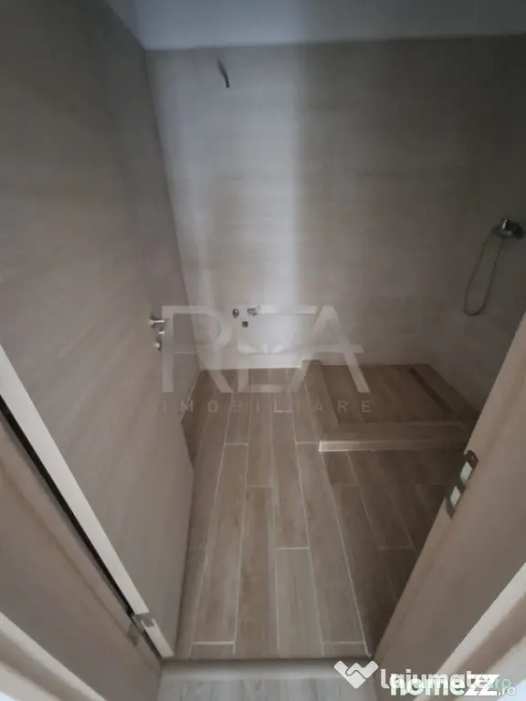 3 camere Titan decomandat, centrală, an 2022, 100 mp
