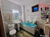 Casa 3 etaje, zona Centrala 