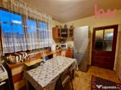 Casa 3 etaje, zona Centrala 