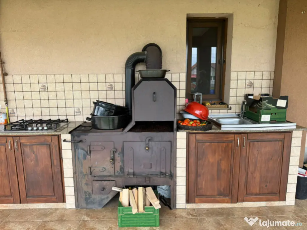 Casă superbă spatioasa intr-o zona linistiota aproape de o