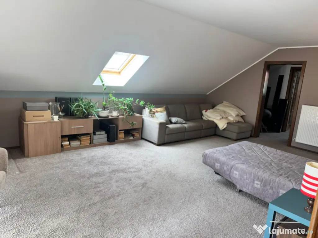 Casă superbă spatioasa intr-o zona linistiota aproape de o