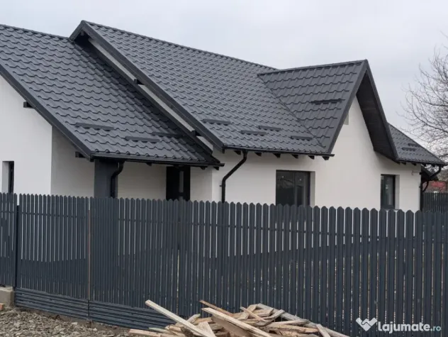 Casa Lilieci 3 dormitoare 2 băi, terasa + beci, canalizare