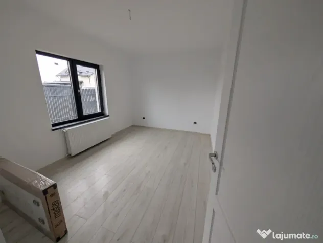 Casa Lilieci 3 dormitoare 2 băi, terasa + beci, canalizare