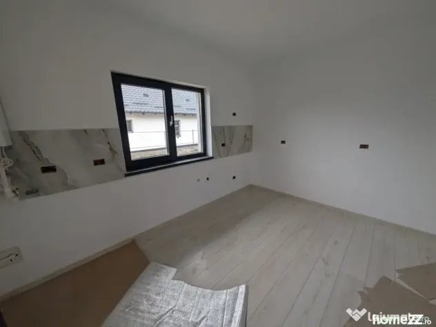 Casa Lilieci 3 dormitoare 2 băi, terasa + beci, canalizare