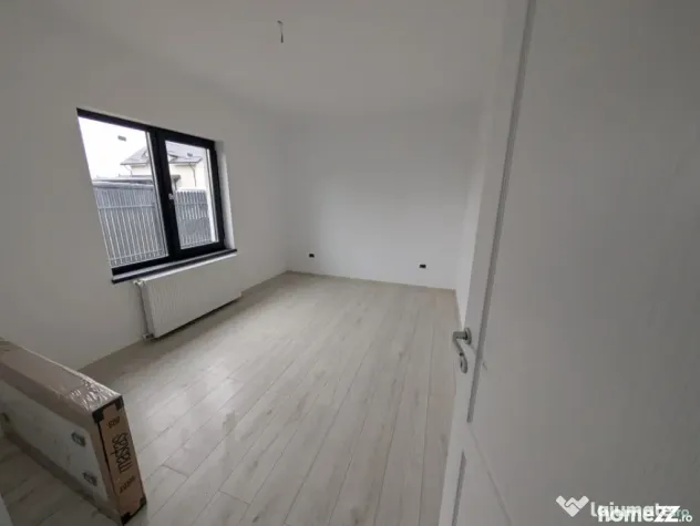 Casa Lilieci 3 dormitoare 2 băi, terasa + beci, canalizare