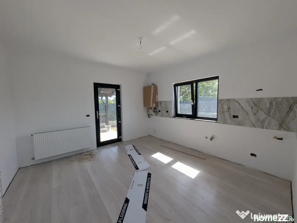 Casa Lilieci 3 dormitoare 2 băi, terasa + beci, canalizare