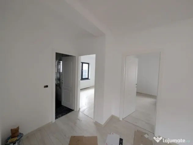 Casa Lilieci 3 dormitoare 2 băi, terasa + beci, canalizare