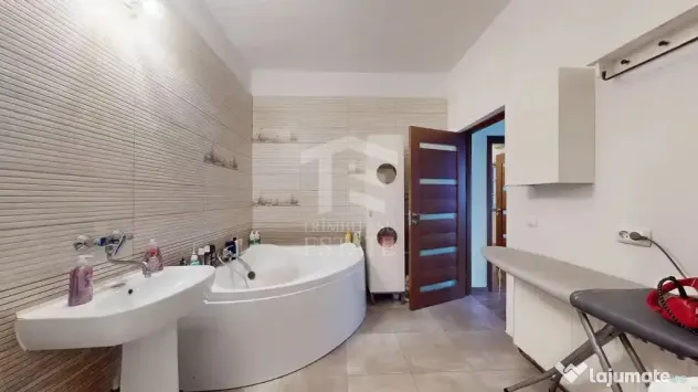 GROZAVESTI - Orhideea / Vila multifunctionala 251 mp / Te...