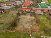 Teren generos de 3.105 mp cu construcție, poziție centr... 