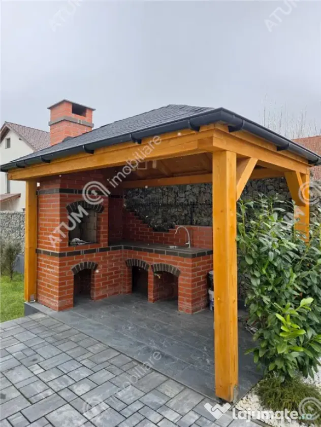 Casa individuala cu 4 camere si curte libera de 330 mp in Se