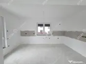 Casa individuala cu 4 camere si curte libera de 330 mp in Se