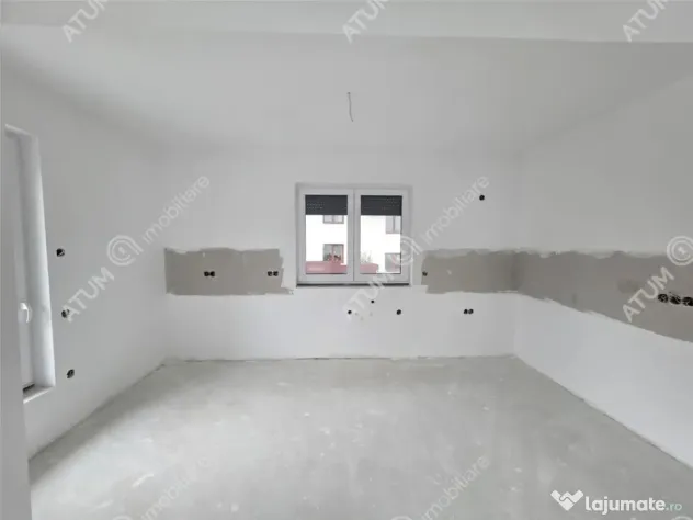 Casa individuala cu 4 camere si curte libera de 330 mp in Se