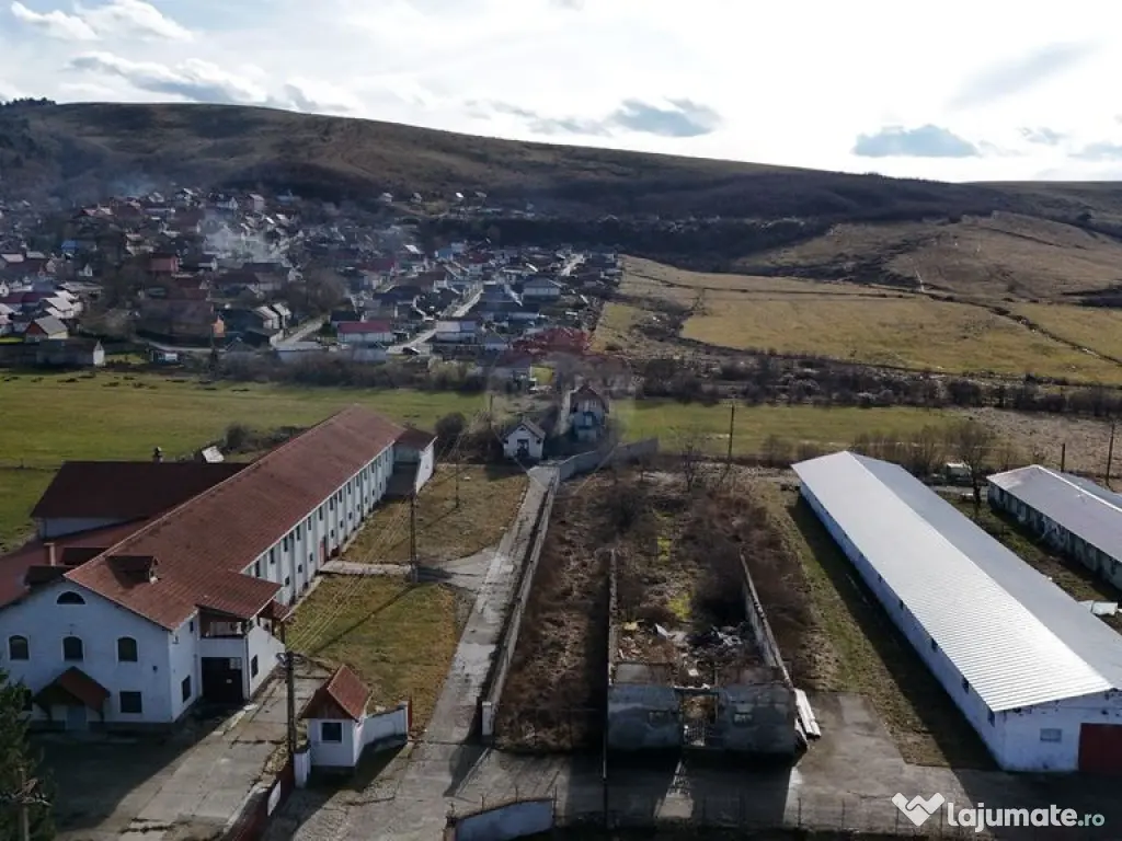 Teren intravilan 1.729 mp + hală parțial demolată | Te...