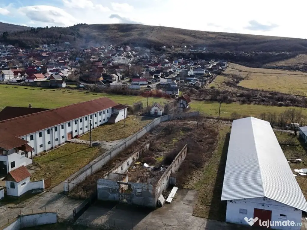 Teren intravilan 1.729 mp + hală parțial demolată | Te...
