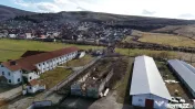 Teren intravilan 1.729 mp + hală parțial demolată | Te...