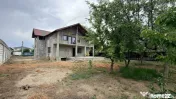Casa sptioasa cu potential real in Maracineni la 5 pasi de P 