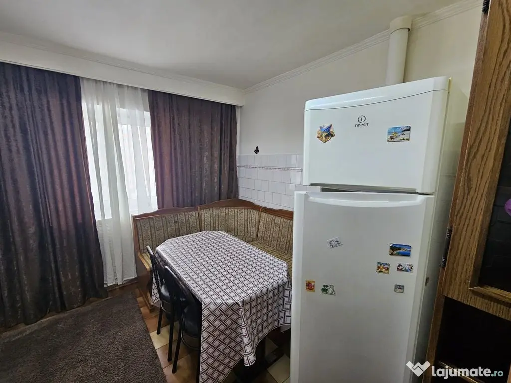 Apartament 2 camere, decomandat, Fratii Golesti