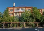 Hotel de vanzare la cateva minute de Podul Mogosoaia