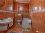 Hotel de vanzare la cateva minute de Podul Mogosoaia 