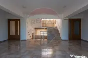 Hotel de vanzare la cateva minute de Podul Mogosoaia 