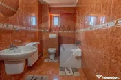 Hotel de vanzare la cateva minute de Podul Mogosoaia 