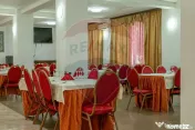 Hotel de vanzare la cateva minute de Podul Mogosoaia 