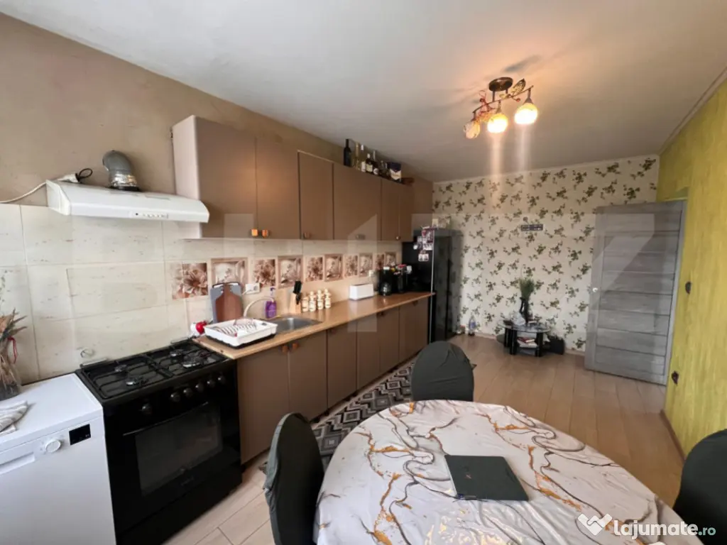 Casă P+1, 127 mp, teren 258 mp, zona Carpenului