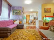 Casă / Vilă cu 4 camere de vânzare în zona Tractorul 