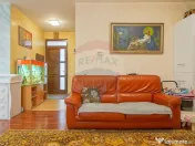 Casă / Vilă cu 4 camere de vânzare în zona Tractorul 