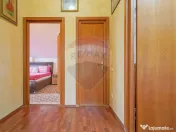 Casă / Vilă cu 4 camere de vânzare în zona Tractorul 