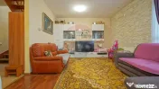Casă / Vilă cu 4 camere de vânzare în zona Tractorul 