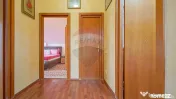 Casă / Vilă cu 4 camere de vânzare în zona Tractorul 