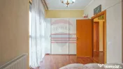 Casă / Vilă cu 4 camere de vânzare în zona Tractorul 