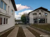 Casă / Vilă cu 5 camere de vânzare 
