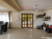 Casă / Vilă cu 5 camere de vânzare 