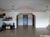 Casă / Vilă cu 5 camere de vânzare 