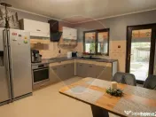 Casă / Vilă cu 5 camere de vânzare 