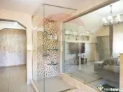 Casă / Vilă cu 5 camere de vânzare 