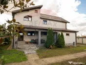 Casă / Vilă cu 5 camere de vânzare 