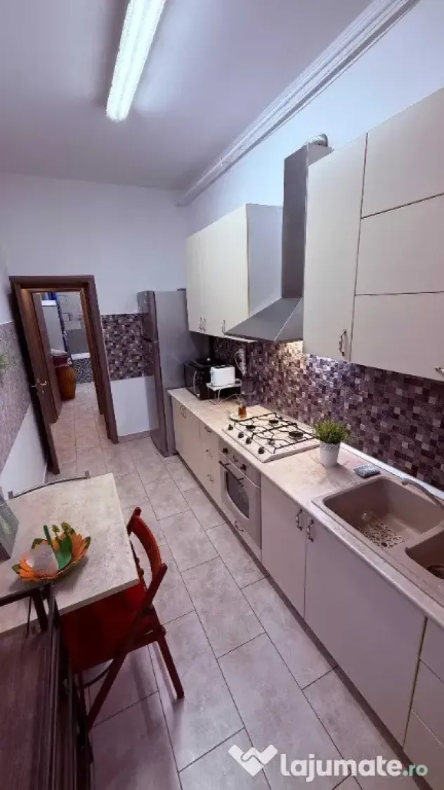 Apartament 3 camere zona Aparatorii Patriei