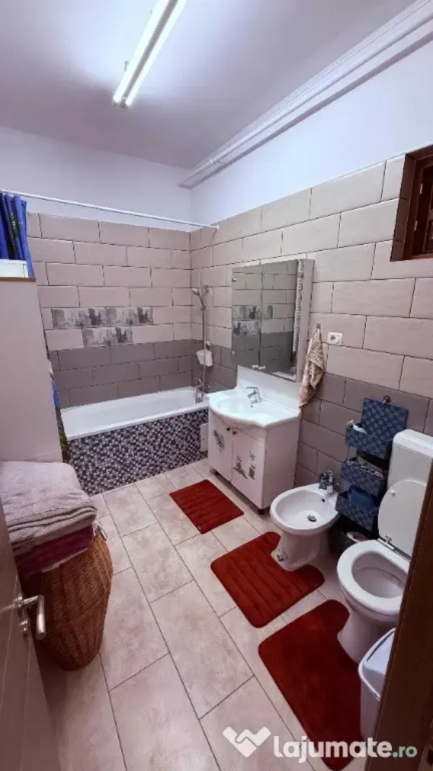 Apartament 3 camere zona Aparatorii Patriei