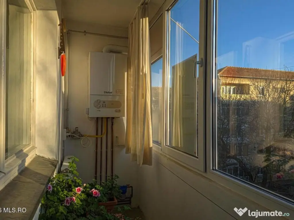 Circumvalatiunii - Gheorghe Lazar - 4 Camere, Etaj 3, 2 B...