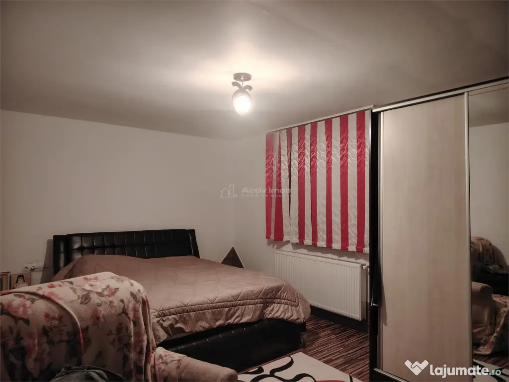 Casa, cocheta, situata pe o strada linistita, la 10 km de Pl