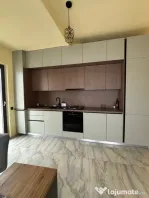 Apartament 3 camere semidecomandat zona Eroilor