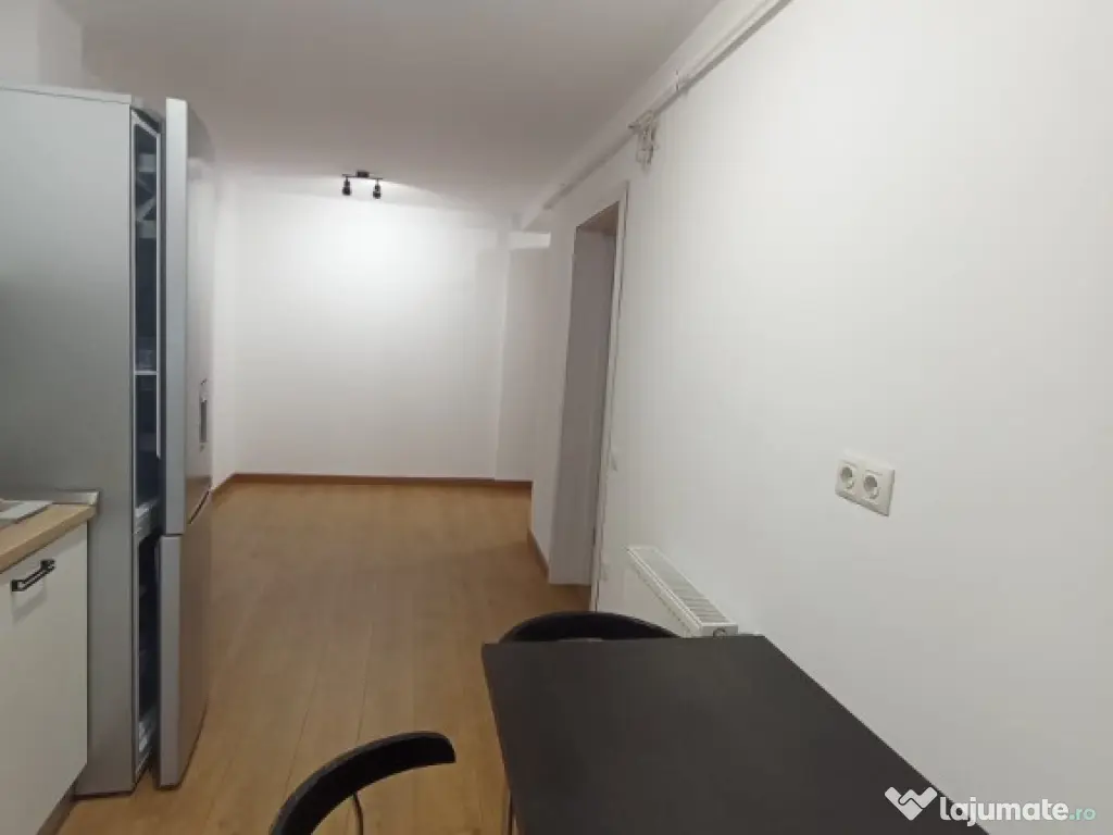 Apartament 2 camere decomandate zona Porii